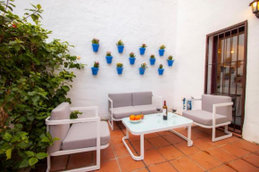 Stylish 2-Bed Duplex Townhouse, Full Kitchen, Access to Three Pools, Minutes from Puerto Banus, by 